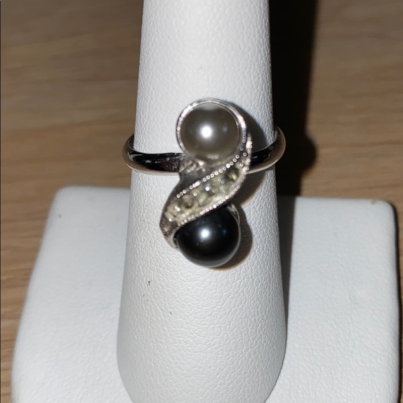 Vintage Sarah Coventry Gray Pearl Rhinestone Ring - Picture 1 of 6
